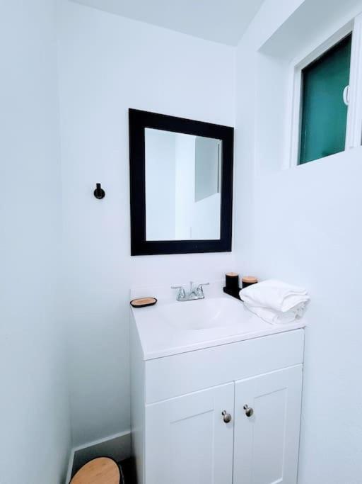 Phoenix Retreat - Studio With King Bed - 10 Min From Airp - Unit C Εξωτερικό φωτογραφία