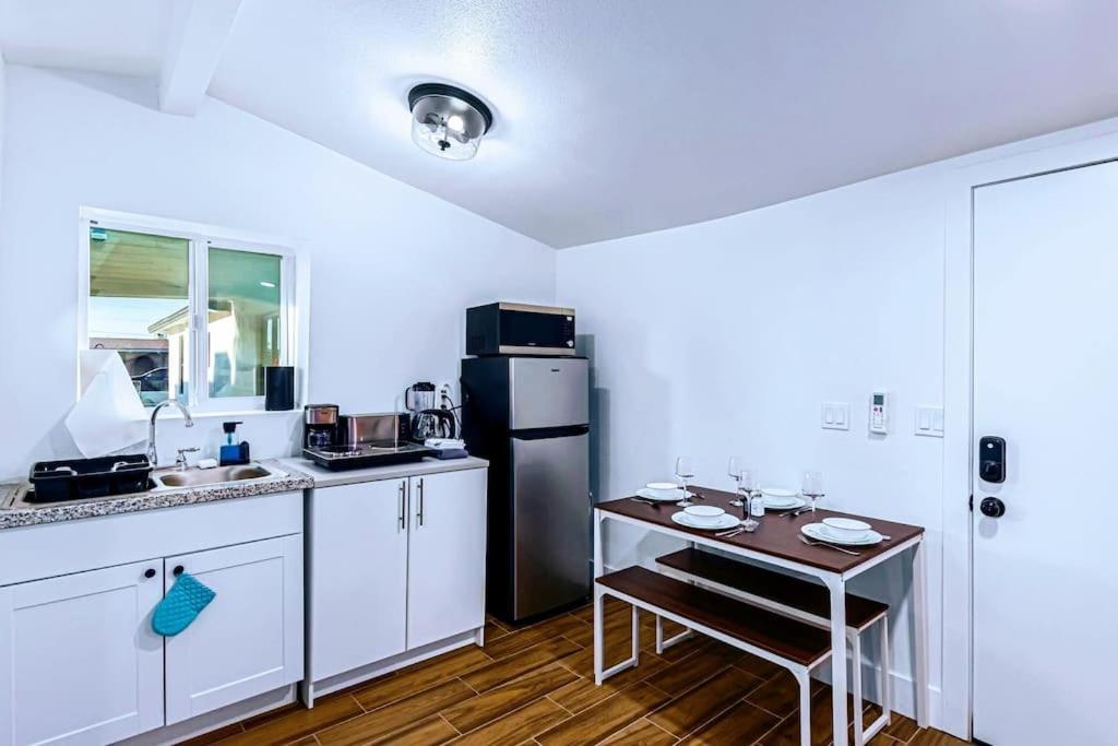 Phoenix Retreat - Studio With King Bed - 10 Min From Airp - Unit C Εξωτερικό φωτογραφία