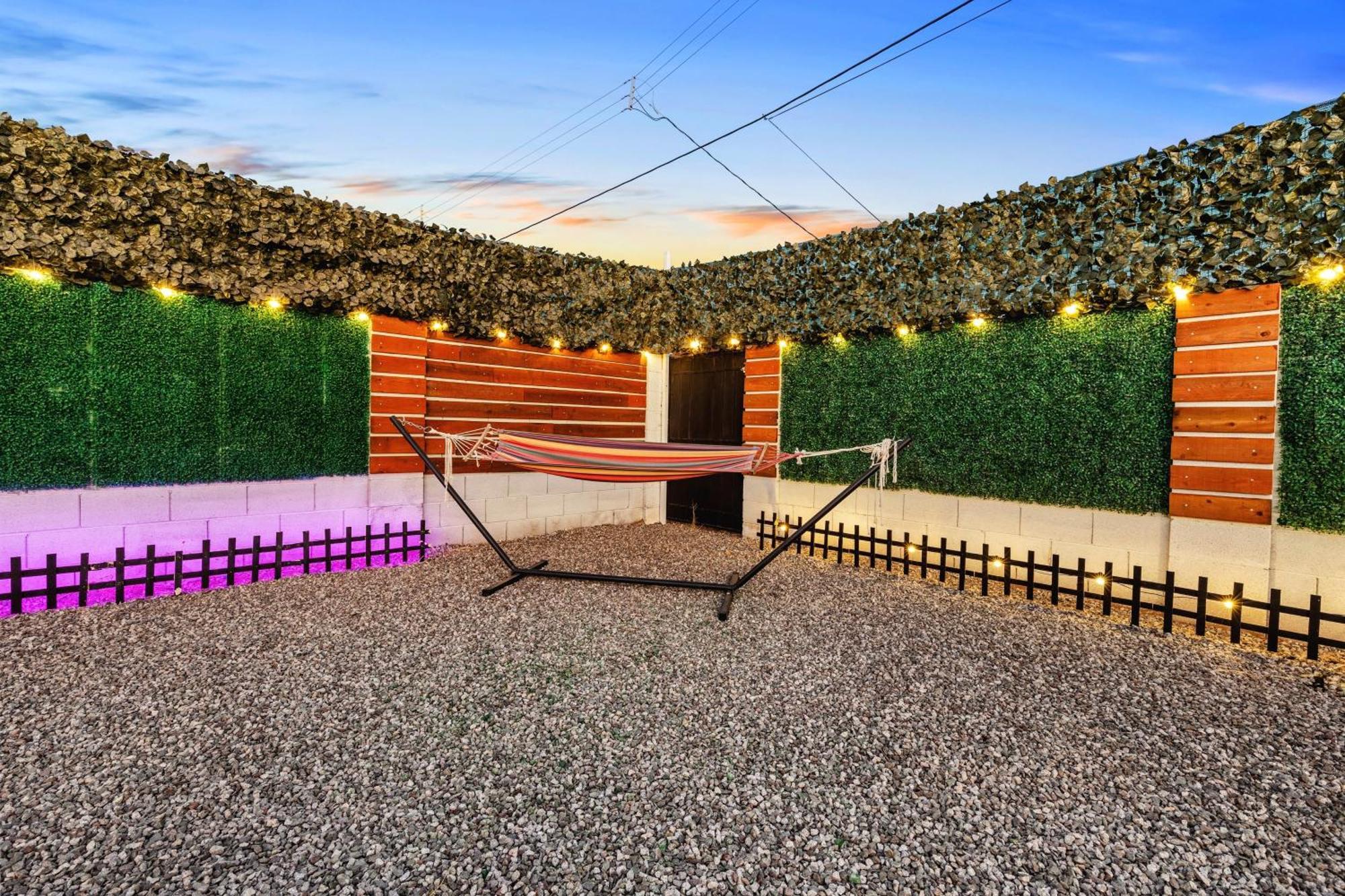 Phoenix Retreat - Studio With King Bed - 10 Min From Airp - Unit C Εξωτερικό φωτογραφία